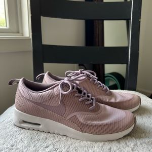 Women’s Nike Thea Airmax